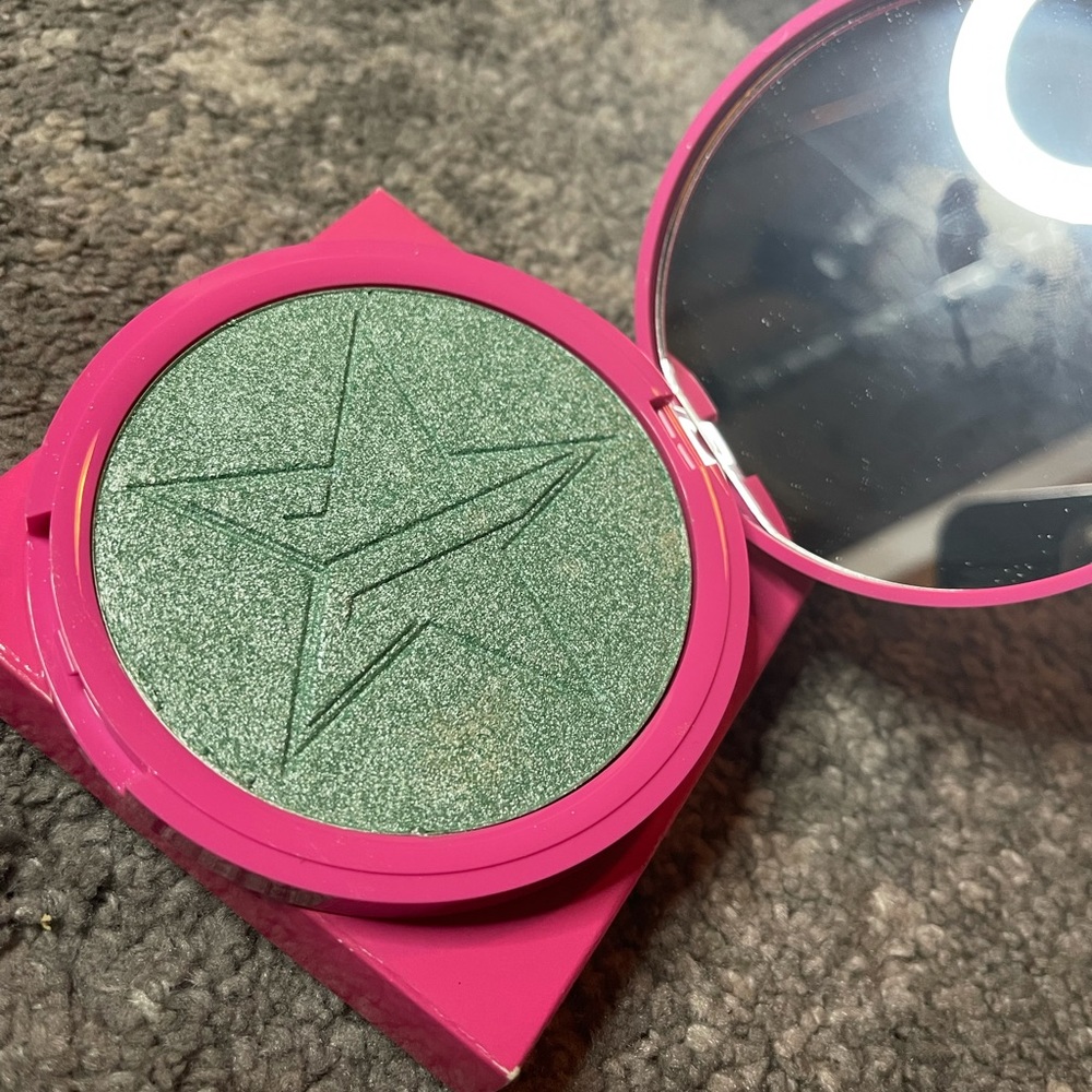 Jeffree Star Skin Frost Highlighter